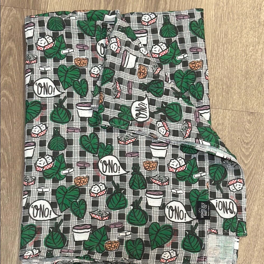 Honolulu baby co made in Hawaii 100% organic cotton Hawaiian baby swaddle black